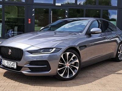 Używany Jaguar XE SE 204 KM (150 kW) 2022 Metaliczny: bluefire Sedan/Limuzyna