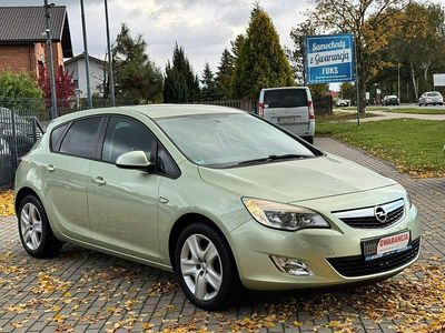 używany Opel Astra 4dm 140KM 2011r. 160 000km