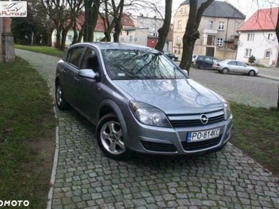 Używany Opel Astra 209 KM (153 kW) 2004 Szary (metalik, perła) Sedan/Limuzyna