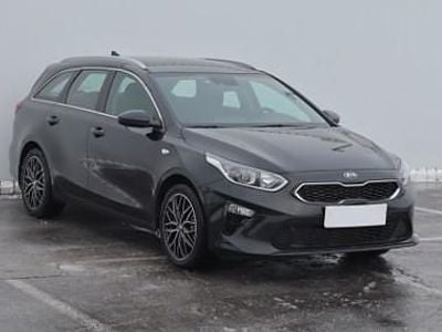 Czarny Używany 2020 Kia Ceed Hatchback | 45 999 zł (Uczciwa cena)