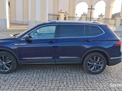 Niebieski Używany 2022 VW Tiguan SUV | 111 600 zł (Dość drogi)