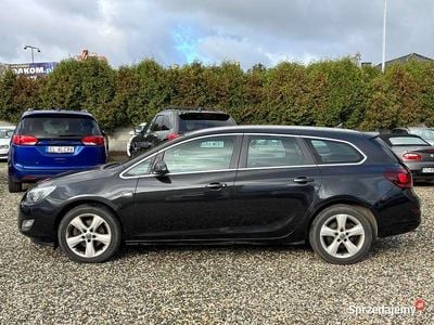 Używany Opel Astra 165 KM (121 kW) 2012 Czarny Kombi