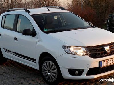 Biały Używany 2016 Dacia Sandero Hatchback | 27 500 zł (Dobra cena)
