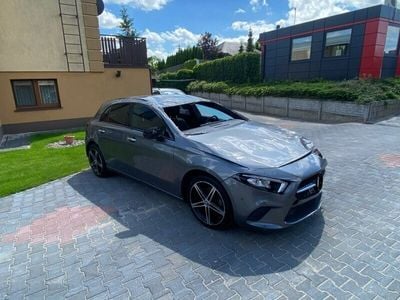 Używany Mercedes A180 136 KM (100 kW) 2019 Szary Sedan/Limuzyna