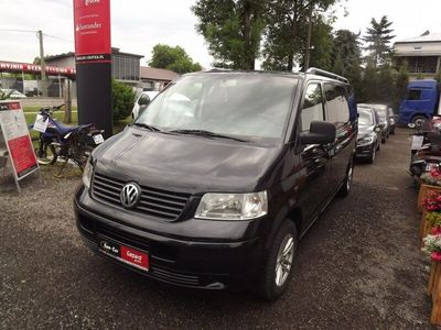 używany VW Transporter T5 9 osobowy