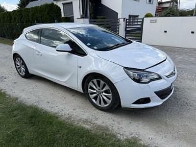 Biały Używany 2012 Opel Astra GTC Coupe | 12 900 zł