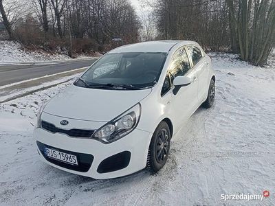 Biały Używany 2013 Kia Rio Hatchback | 23 700 zł (Uczciwa cena)