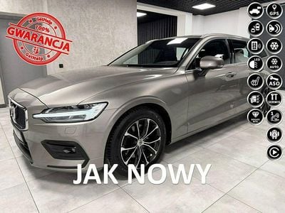 Używany Volvo V60 Momentum 190 KM (139 kW) 2020 Żółtozłoty Kombi