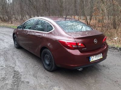 używany Opel Astra 2018r benzyna z LPG