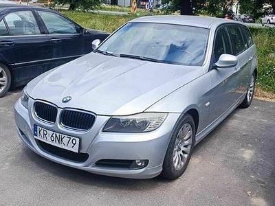 Srebrny Używany 2009 BMW 318 Kombi | 9900 zł (Dobra cena)