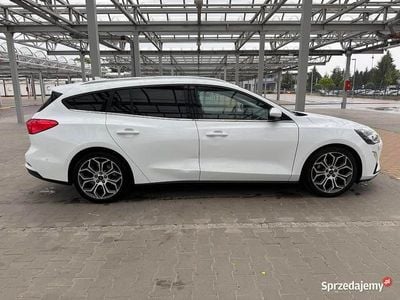 Biały Używany 2018 Ford Focus Kombi | 45 900 zł (Uczciwa cena)