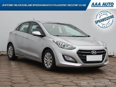 Używany Hyundai i30 90 KM (66 kW) 2015 Srebrny