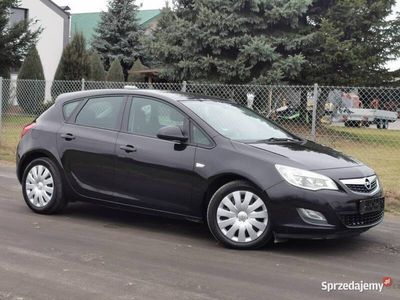 Używany Opel Astra 2010 Czarny Hatchback