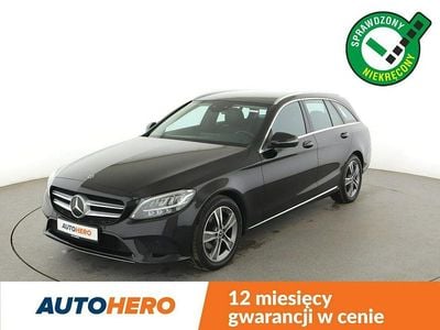 Używany Mercedes C180 156 KM (114 kW) 2020 Czarny Kombi