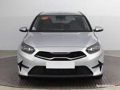 Srebrny Używany 2022 Kia Ceed Hatchback | 75 999 zł (Uczciwa cena)