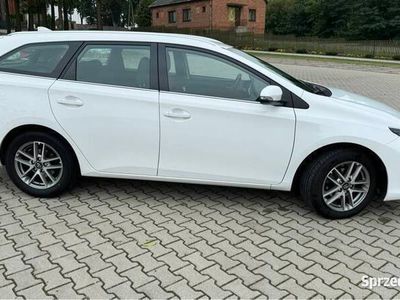 używany Toyota Auris 1.2 2016r.