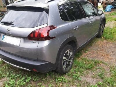 używany Peugeot 2008 1,2 b 2017r