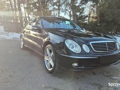 Używany Mercedes E350 2005 Czarny Sedan/Limuzyna