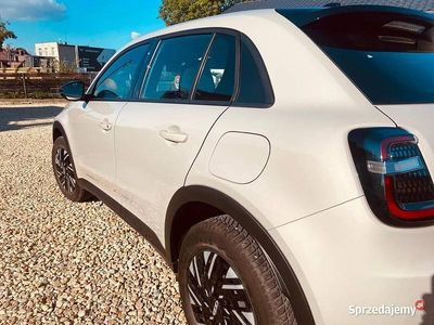 Beżowy Używany 2024 Fiat 600 Hatchback | 79 000 zł