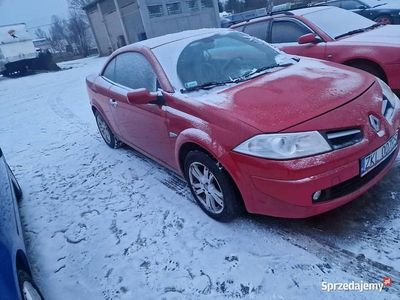 Czerwony Używany 2004 Renault Mégane II Kabriolet | 9999 zł (Dość drogi)