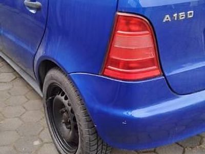 Używany Mercedes 180 1999 Sedan/Limuzyna