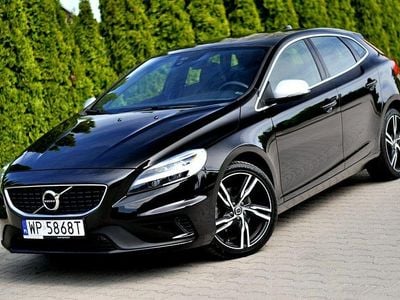 Czarny Używany 2019 Volvo V40 R-Design Kombi | 67 900 zł (Drogi)