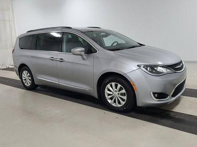 używany Chrysler Pacifica 3.6dm 287KM 2017r. 64 500km