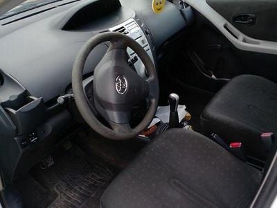 Biały Używany 2006 Toyota Yaris Hatchback | 6000 zł
