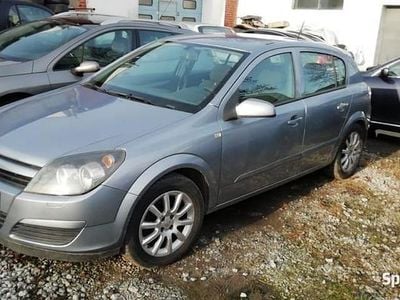 Srebrny Używany 2005 Opel Astra Sedan/Limuzyna | 4000 zł