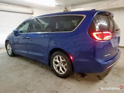 Niebieski Używany 2020 Chrysler Pacifica Touring SUV | 50 000 zł