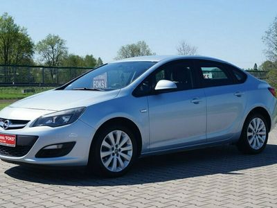 używany Opel Astra 1.4dm 140KM 2014r. 108 000km