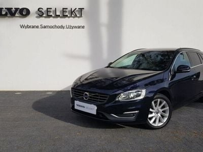 Niebieski ciemny Używany 2017 Volvo V60 Kombi | 98 900 zł