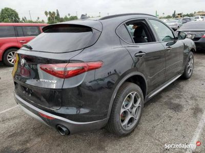 używany Alfa Romeo Stelvio 2022, 2.0L, 4x4, od ubezpieczalni