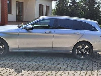 Srebrny Używany 2019 Mercedes A180 Kombi | 74 500 zł (Uczciwa cena)