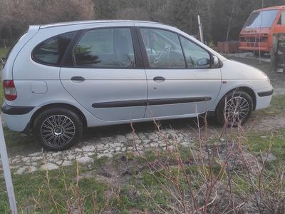 używany Renault Scénic 1.9dci