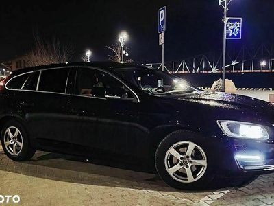 Używany Volvo V60 Momentum 2017 Czarny Kombi