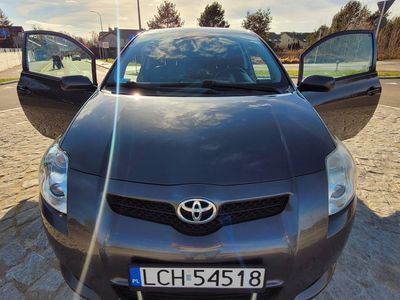 używany Toyota Auris 3D 1.6 garażowany 2 x komplet opon