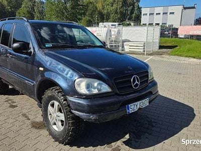 Niebieski Używany 1998 Mercedes ML320 SUV | 9900 zł