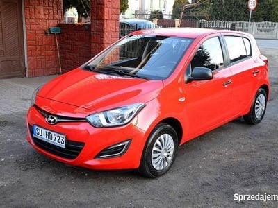 Używany Hyundai i20 2014 Czerwony Hatchback