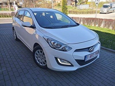 używany Hyundai i30 1.6dm 110KM 2013r. 228 427km