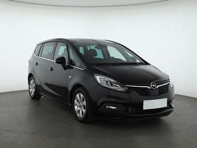 Używany Opel Zafira Tourer 135 KM (99 kW) 2017 Czarny Minivan