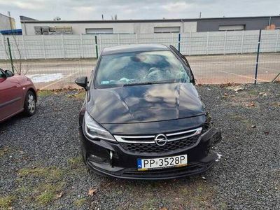 Czarny Używany 2016 Opel Astra Hatchback | 5900 zł