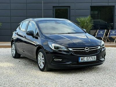 Niebieski Używany 2018 Opel Astra Enjoy Hatchback | 46 900 zł (Dość drogi)