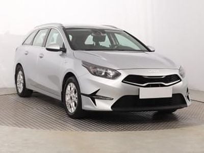 Srebrny Używany 2022 Kia Ceed Hatchback | 49 999 zł (Super Cena)