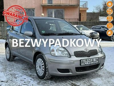 Używany Toyota Yaris Sol 65 KM (47 kW) 2004 Szary Hatchback