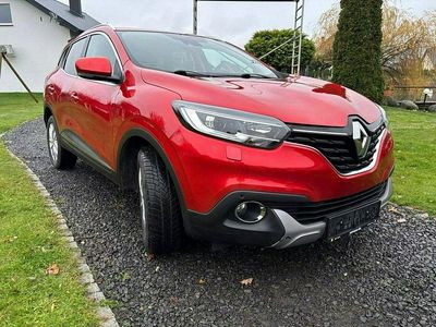 Czerwony Używany 2015 Renault Kadjar SUV | 38 600 zł (Uczciwa cena)