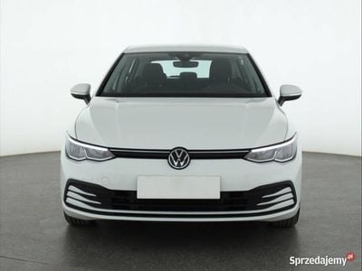Biały Używany 2022 VW Golf VIII Hatchback | 61 999 zł (Uczciwa cena)
