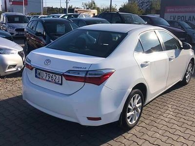 Używany Toyota Corolla 132 KM (97 kW) 2019 Biały Sedan/Limuzyna