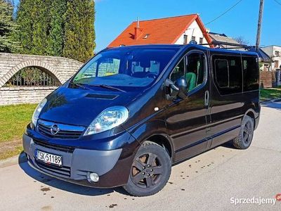 używany Opel Vivaro Tour Cosmo 2.0 CDTI 2011r klima tempomat