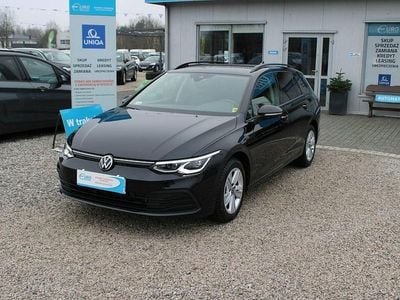Czarny (metalik) Używany 2021 VW Golf VIII Kombi | 64 878 zł (Dobra cena)